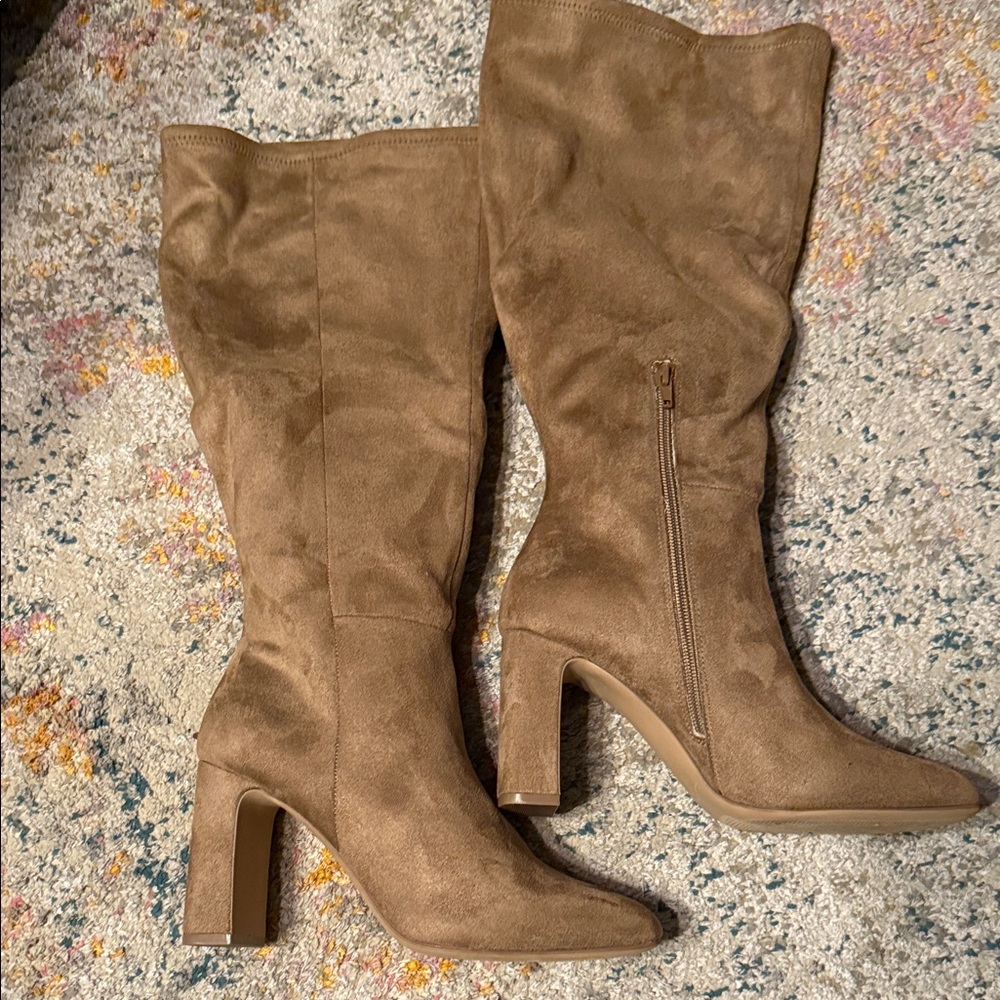 New Madden Girl “Wise” Faux Suede Tan Heeled Boots 9